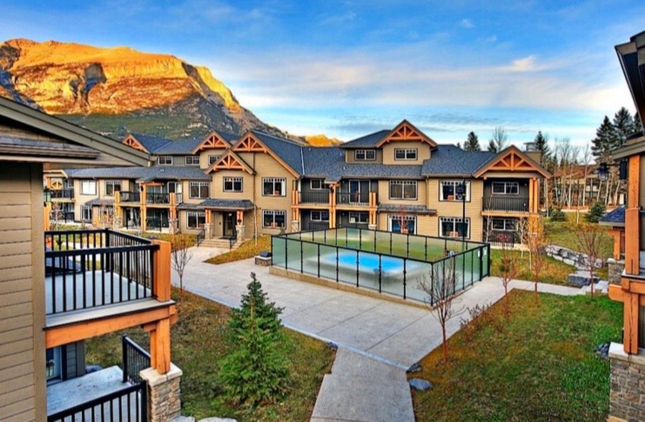 Copperstone Resort - Mountain View 2 Bedroom Condo แคนมอร์ ภายนอก รูปภาพ